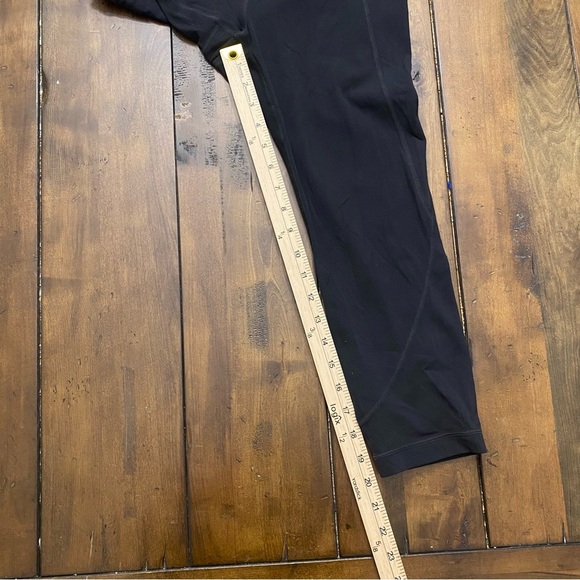 Athleta Women’s Medium Black High-Waisted Cropped Leggings, inner waist pocket M - Picture 8 of 8